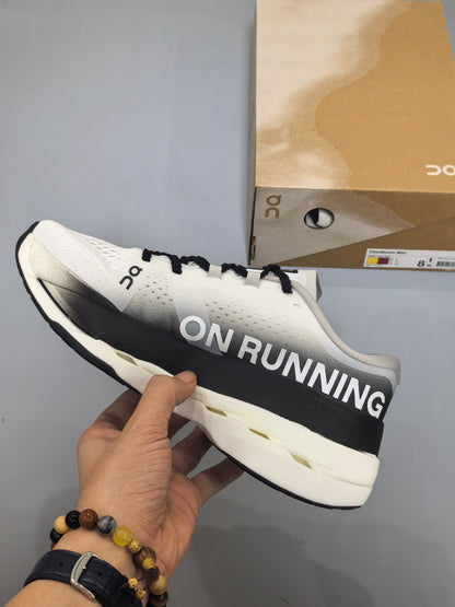 Velaris Runner "White-Black"